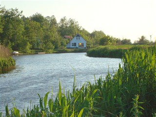 http://bb.goesenroos.nl/Mourik_O/WONEN/201406041032441414/_thumbs/Bestanden/aanzicht%20aan%20zuidwestzijde%20(1).JPG